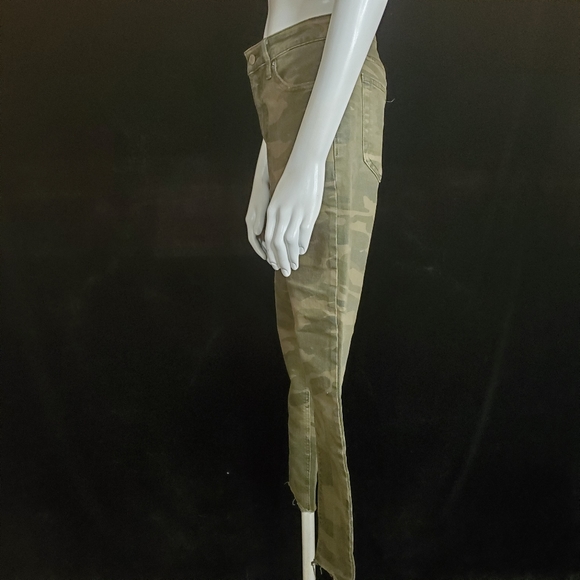 Lucky Brand Camo Bridgette Crop Jeans (0/25) - Picture 6 of 8